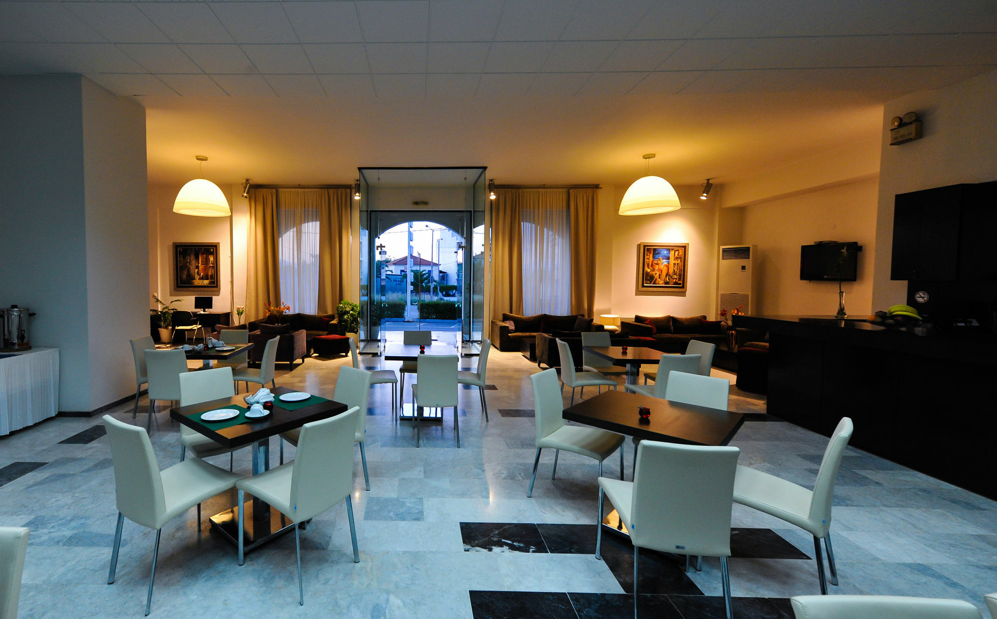 Kleopatra Inn Messíni Buitenkant foto